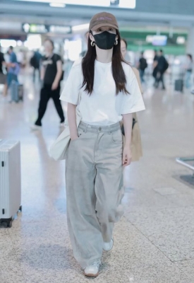 曾被看作“运动专属”的单品，如今正霸占时髦精衣橱