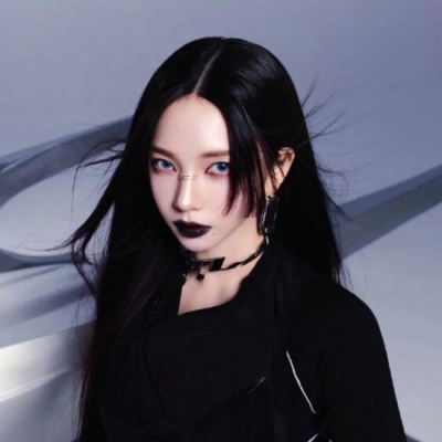 只有“蛇系”美女才能站上C位?美女