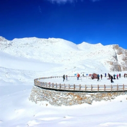 十一月最适合去北方看雪 去南方看海